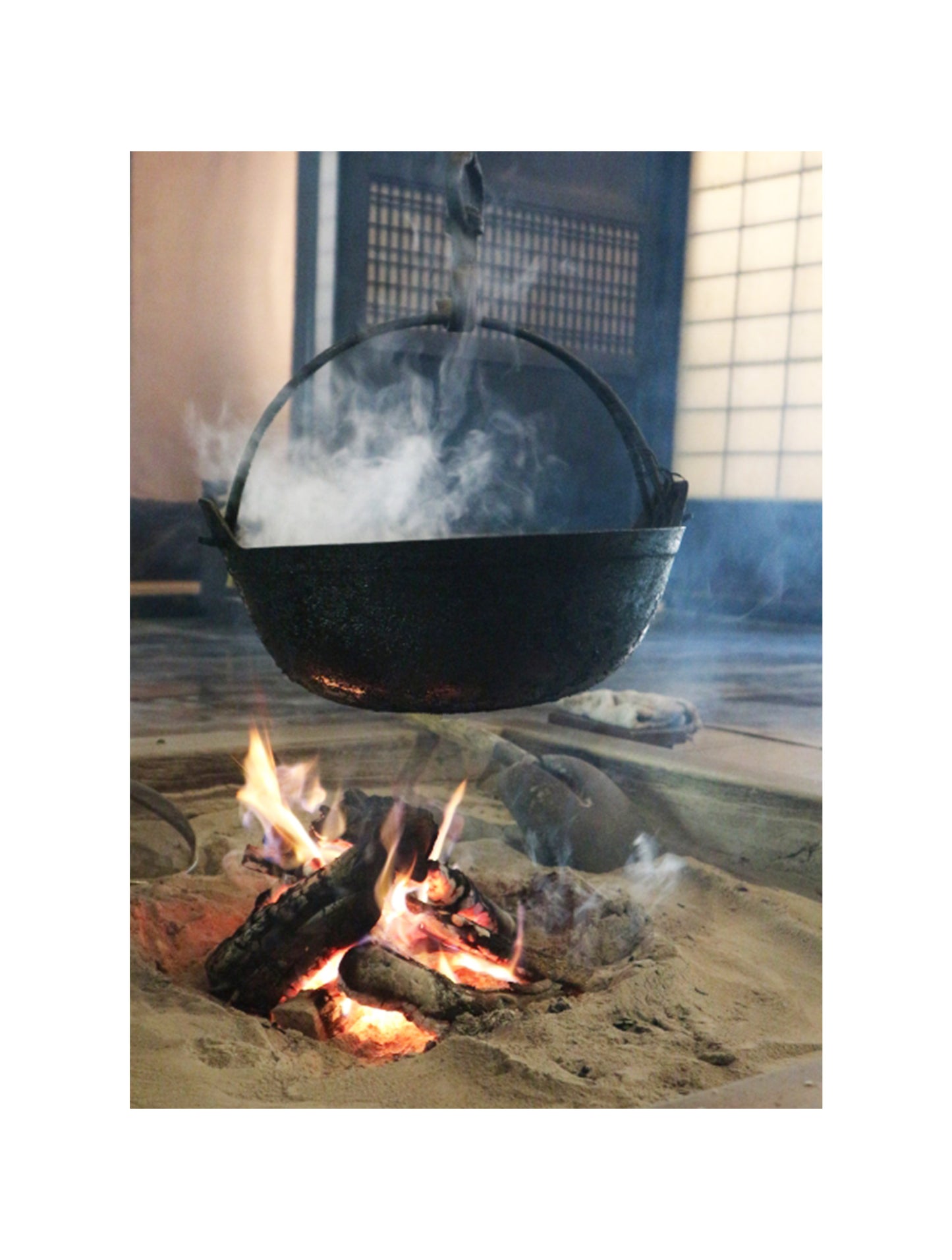 Cast Iron Round Pot with Wooden Lid 30cm | WISTOS