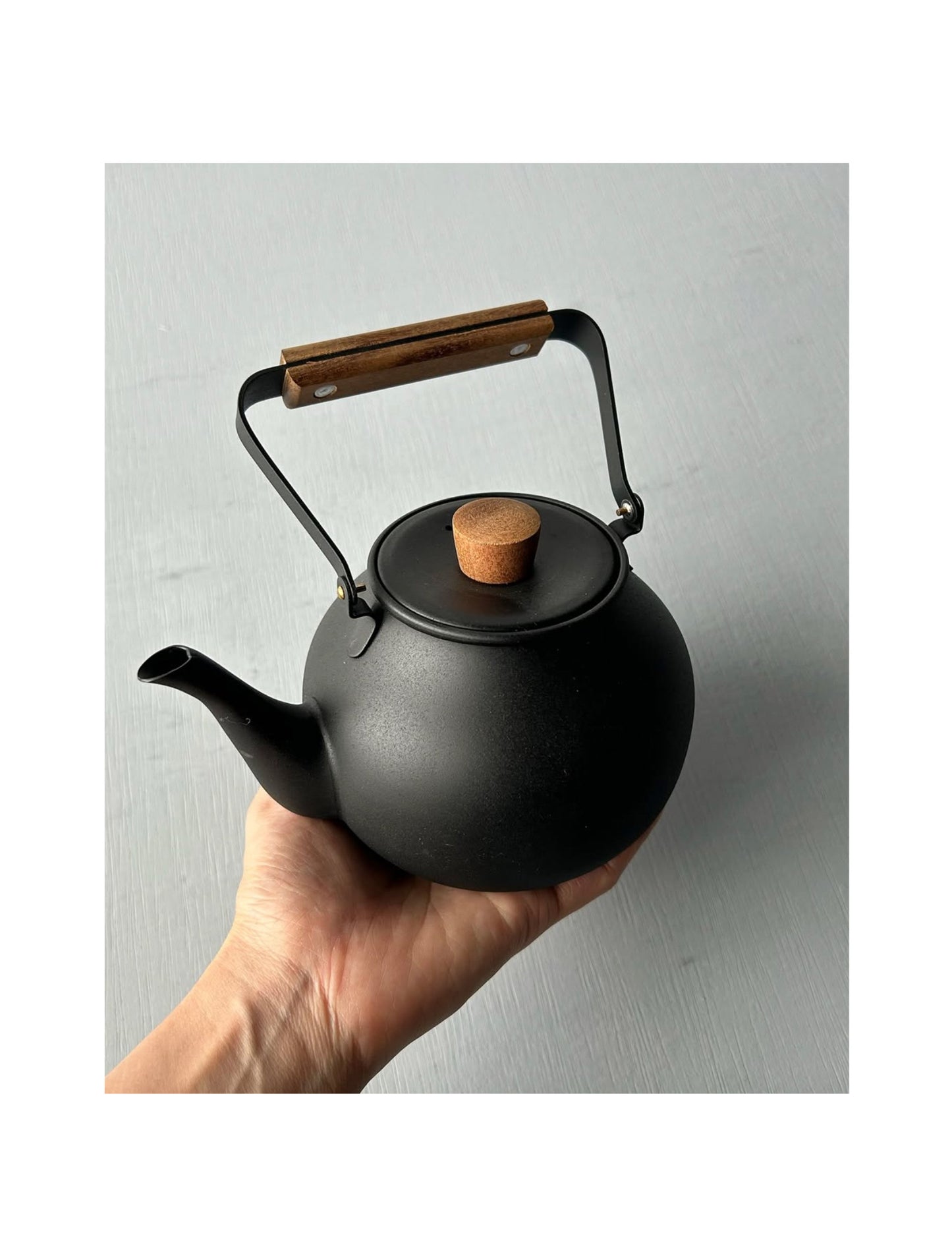 Miyaco Stainless Tea Pot 700ml, Frosty Silver / Matte Black